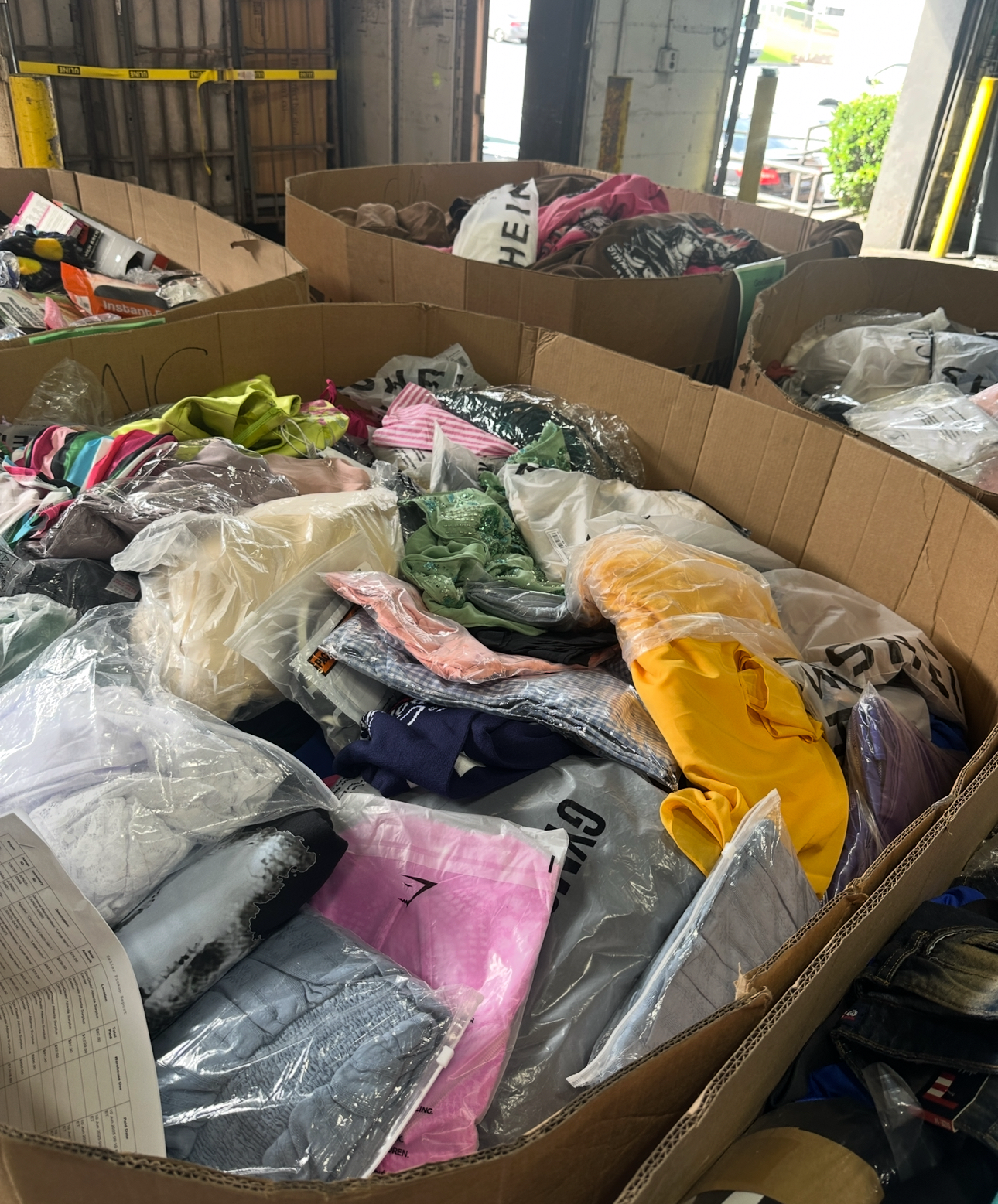 Truck Load - 14 Pallets Clothing / Shoes / Apparel